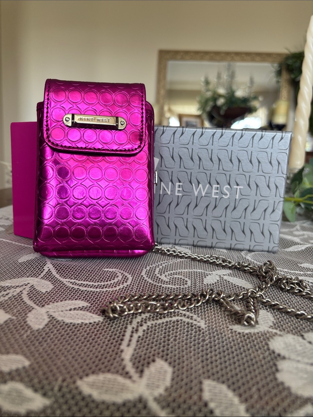 NIB Nine West Metallic Magenta Circle-Embossed Crossbody Bag.  Original box.